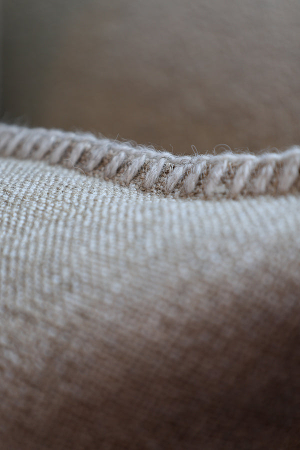 Kussen 'Anton Sand Ivory' - Omar Antwerp - 40x60cm