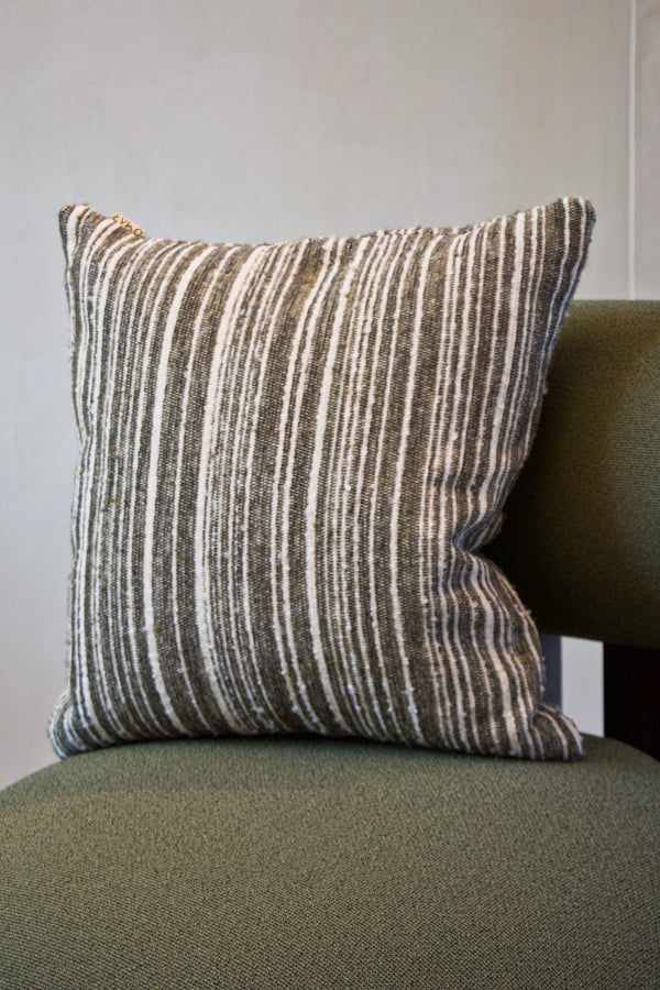 Kussen 'Lou Olive' - Omar Antwerp - 50x50cm