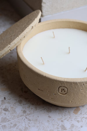 Buitenkaars met deksel beige