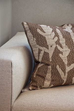 Kussen 'Gustave beige/brown' - Omar Antwerp - 65x65cm