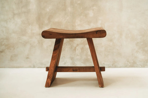 The Suar Stool - naturel - Suar Wood - Bazar Bizar