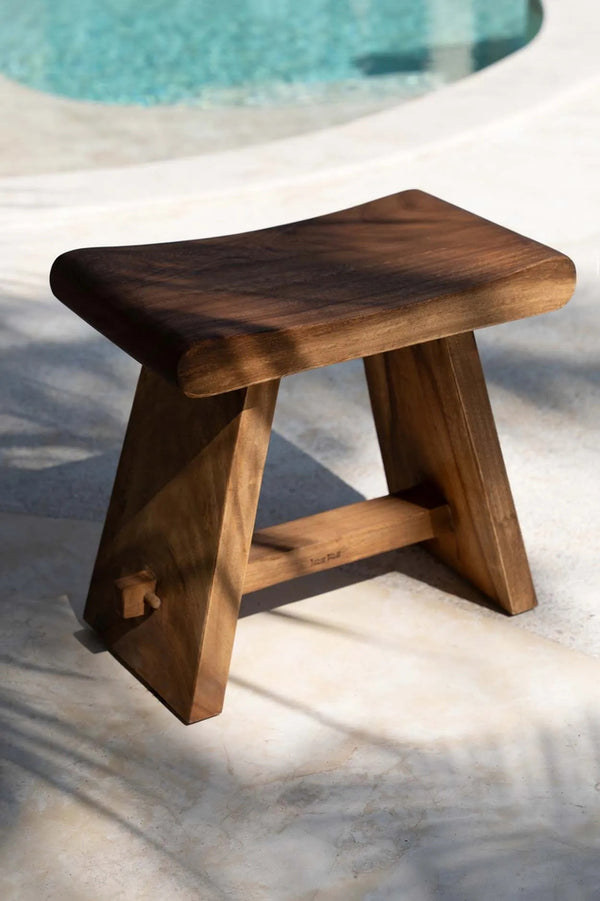 The Suar Stool - naturel - Suar Wood - Bazar Bizar